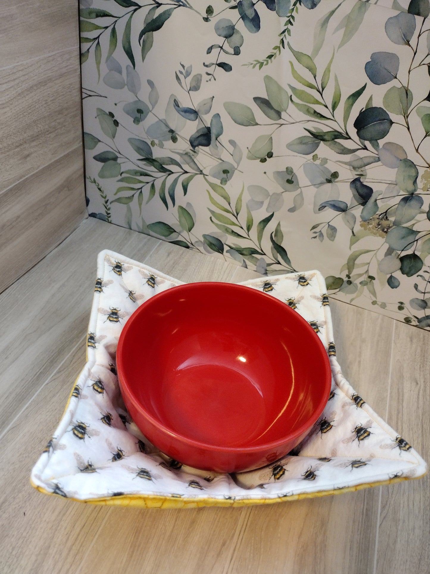 Honeycomb/Bees bowl koozie