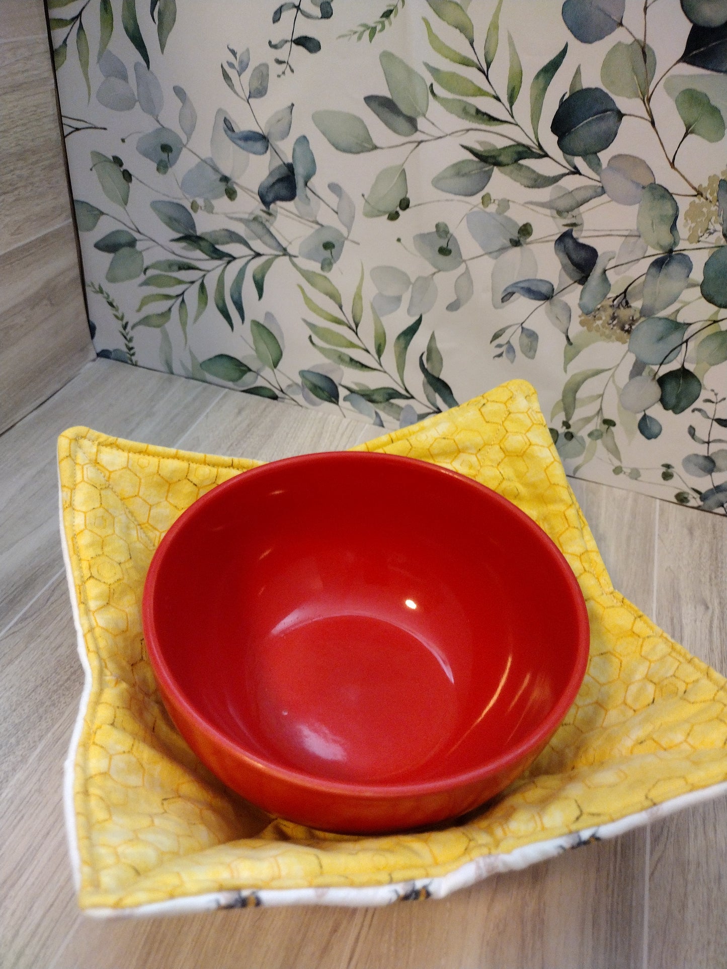 Honeycomb/Bees bowl koozie